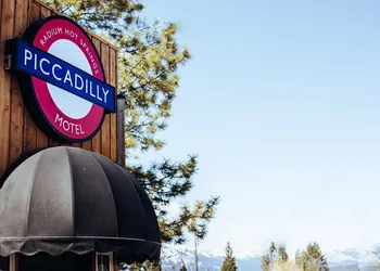 The Piccadilly Motel hotel thumbnail 2