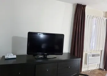 Seelys Motel hotel thumbnail 5