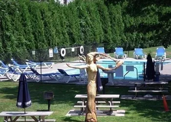 The Blue Inn At North Fork hotel thumbnail 3
