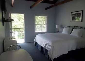 The Blue Inn At North Fork hotel thumbnail 6