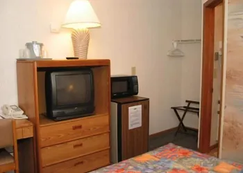 Sea Spray Motel hotel thumbnail 3