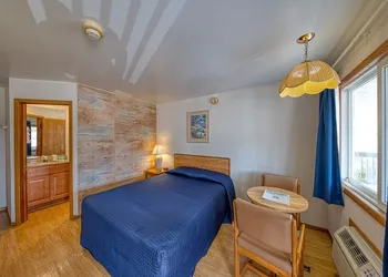 Sea Spray Motel hotel thumbnail 4