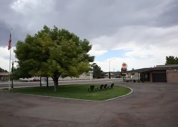 Oregon Trail Inn hotel thumbnail 2