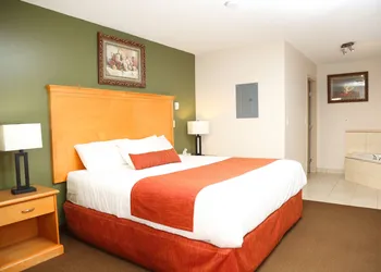 Chateau Motel hotel thumbnail 2