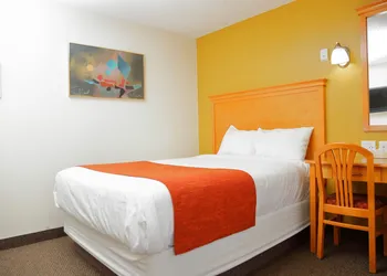 Chateau Motel hotel thumbnail 7