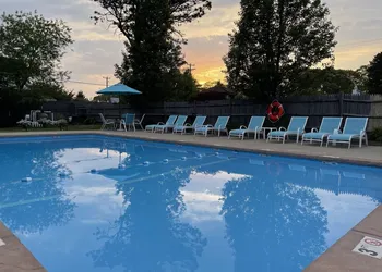 The Escape Inn hotel thumbnail 2