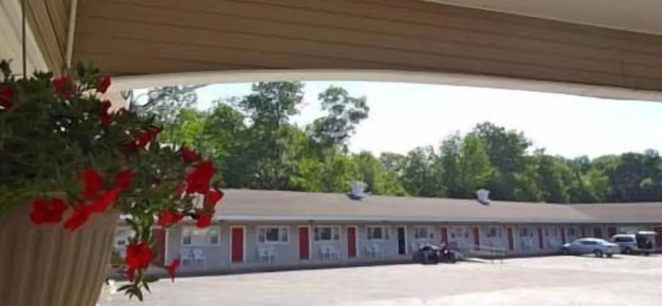 Gorham Motor Inn hotel detail image 2