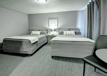 Motel Express hotel thumbnail 4