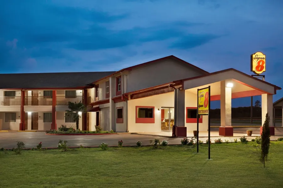 Super 8 by Wyndham Corsicana hotel detail image 2