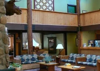 Snowy Owl Inn And Resort hotel thumbnail 5