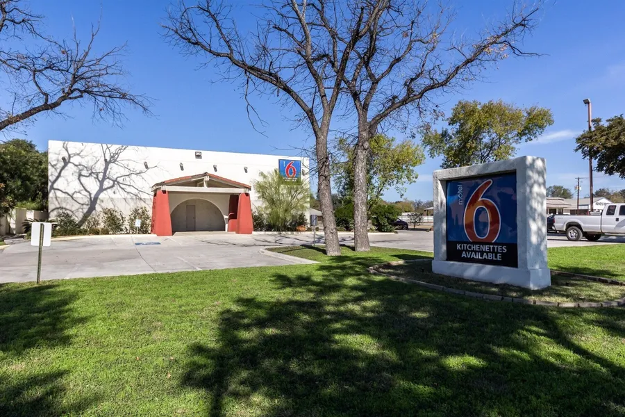 Motel 6 Uvalde, TX hotel detail image 2