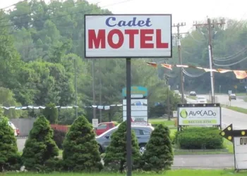 Cadet Motel hotel thumbnail 4