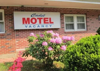 Cadet Motel hotel thumbnail 6