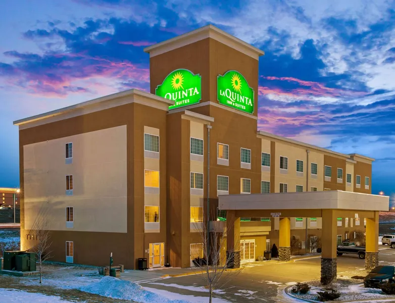 La Quinta Inn & Suites by Wyndham Dickinson hotel detail image 2