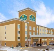 La Quinta Inn & Suites by Wyndham Dickinson hotel detail image 3