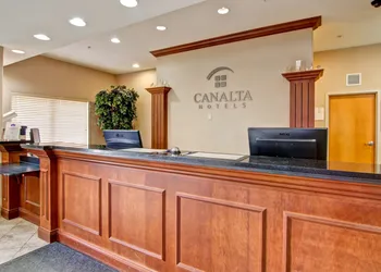 Oyen Canalta hotel thumbnail 2