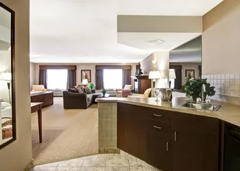 Oyen Canalta hotel thumbnail 3