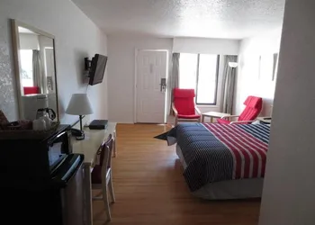 Imperial Motel hotel thumbnail 2