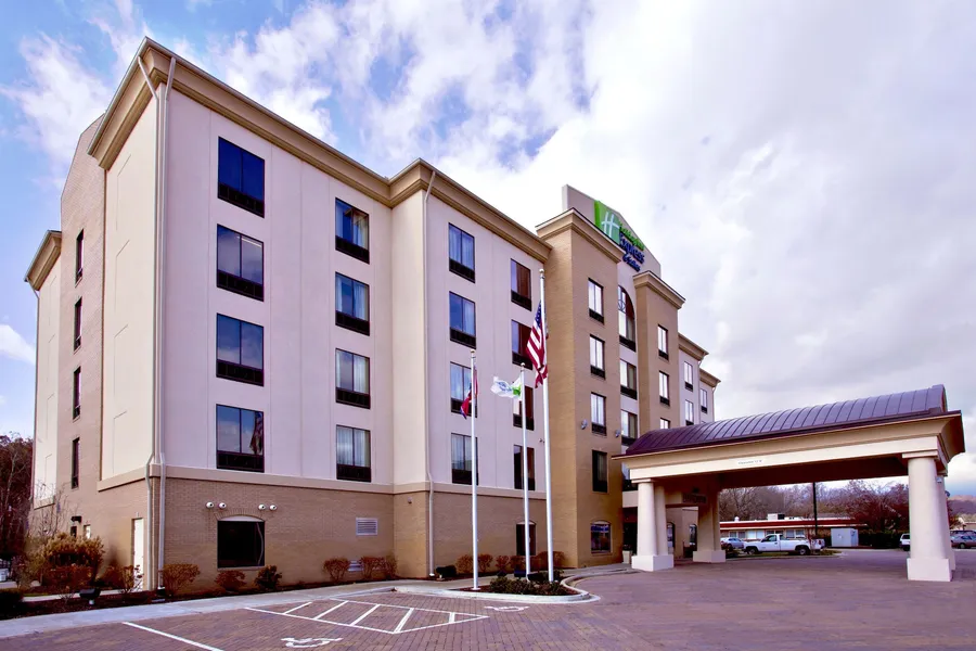 Holiday Inn Express & Suites Oak Ridge by IHG hotel detail image 2
