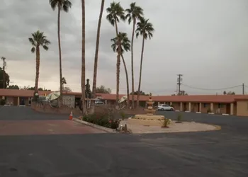 Hacienda Motel hotel thumbnail 2