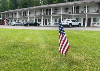 Budget Lodge Warren hotel thumbnail 3