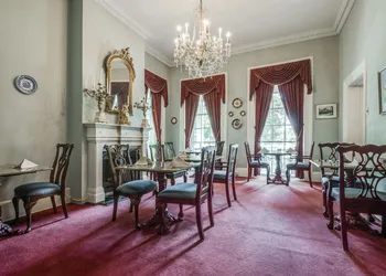 Noble Inns hotel thumbnail 4