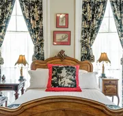Noble Inns hotel detail image 5
