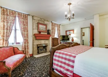 Noble Inns hotel thumbnail 7