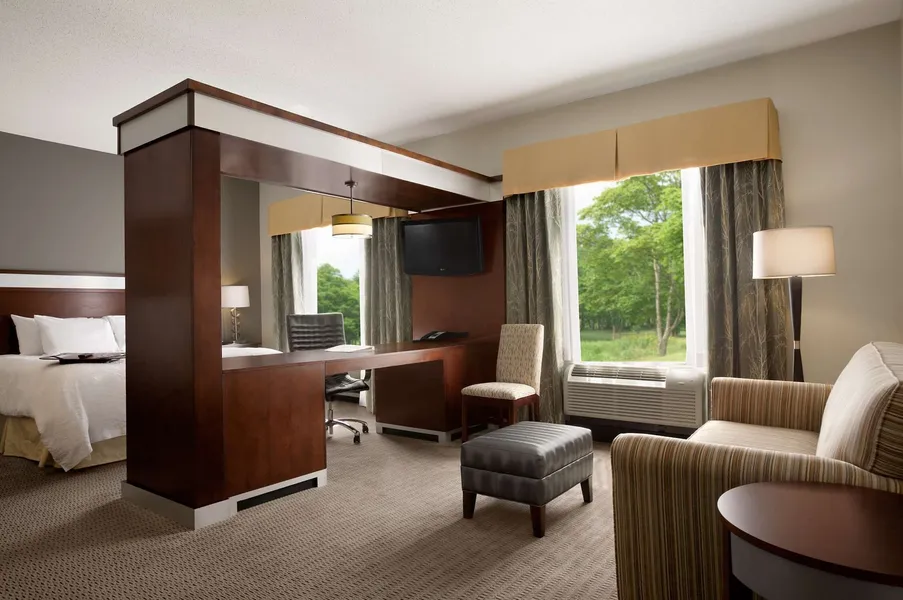 Hampton Inn & Suites Mansfield hotel detail image 6