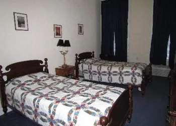 MacArthur Inn hotel thumbnail 6