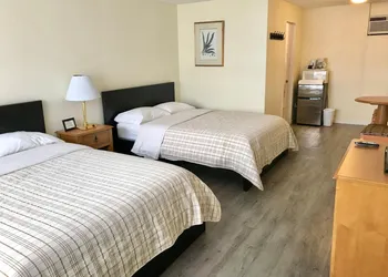 Lakeside Inn hotel thumbnail 6