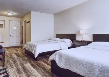Lakeside Inn hotel thumbnail 7