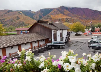 Starlight Lodge hotel thumbnail 4