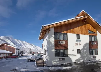 Starlight Lodge hotel thumbnail 7