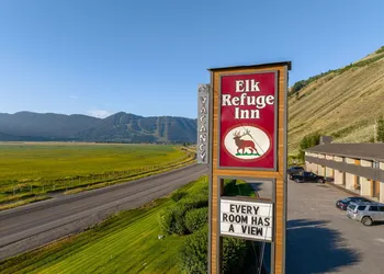 Elk Refuge Inn hotel thumbnail 2