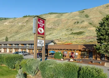 Elk Refuge Inn hotel thumbnail 5