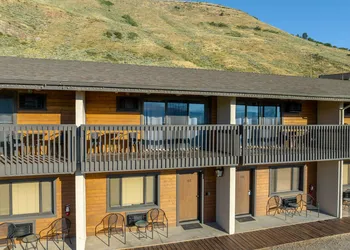Elk Refuge Inn hotel thumbnail 6