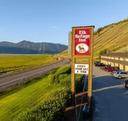Elk Refuge Inn hotel detail image 7