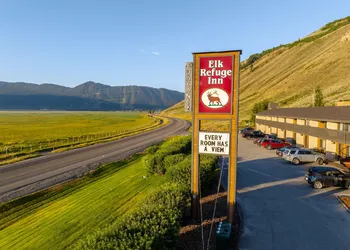 Elk Refuge Inn hotel thumbnail 7