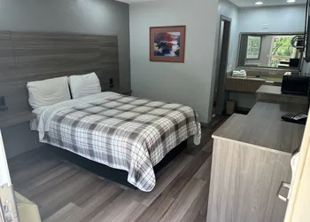 Budget Inn Express hotel thumbnail 3