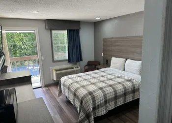 Budget Inn Express hotel thumbnail 4