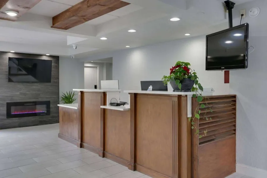 Baymont by Wyndham Ridgeland I-95 hotel detail image 6