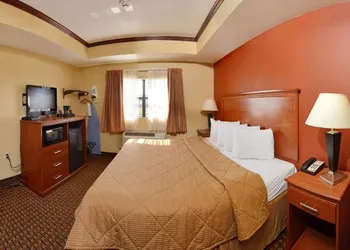 Econo Lodge Inn And Suites Little Rock hotel thumbnail 5