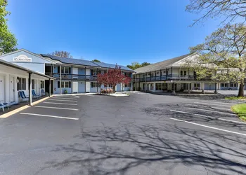 The Even'tide hotel thumbnail 3