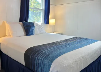 The Even'tide hotel thumbnail 6