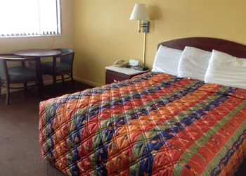 Economy Inn hotel thumbnail 5