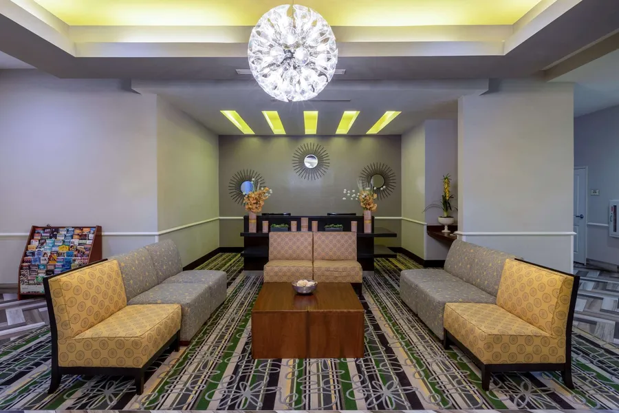 La Quinta Inn & Suites by Wyndham Houston NW Beltway8/WestRD hotel detail image 6