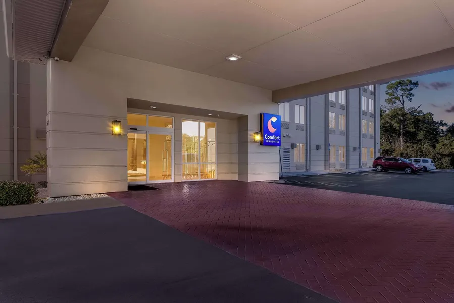 Comfort Inn & Suites hotel detail image 2