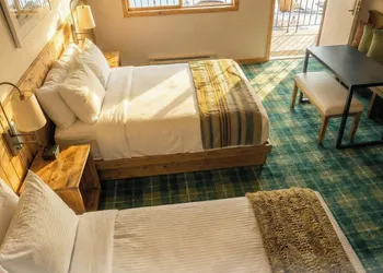 Western Riviera Lakeside Lodging hotel thumbnail 6