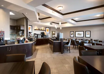 Ramada by Wyndham Conklin hotel thumbnail 7